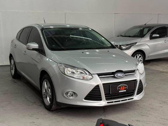 FORD FOCUS 1.6 S 16V FLEX 4P MANUAL FORD FOCUS 1.6 S 16V FLEX 4P MANUAL